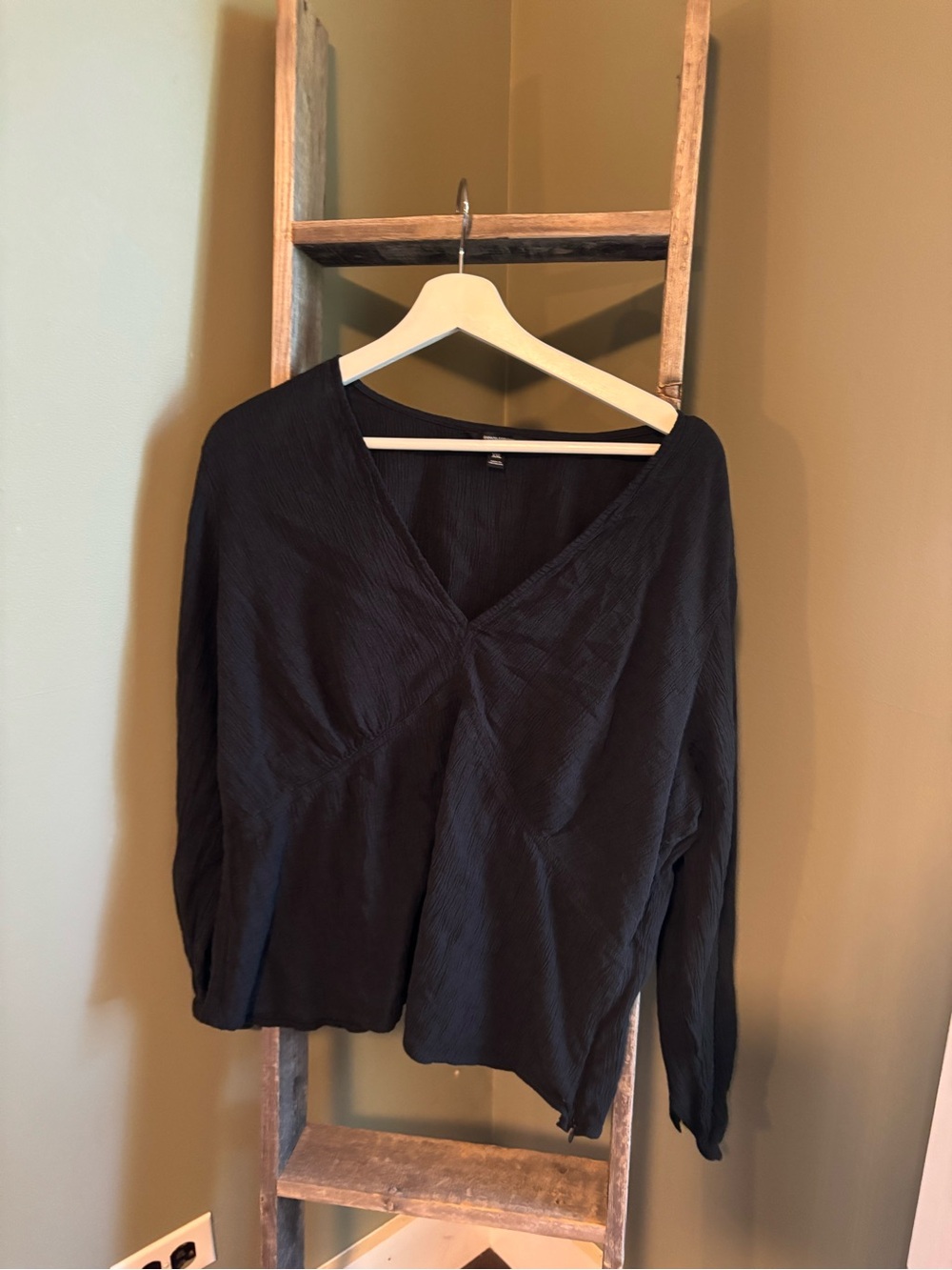 Banana Republic Crinkle Blouse